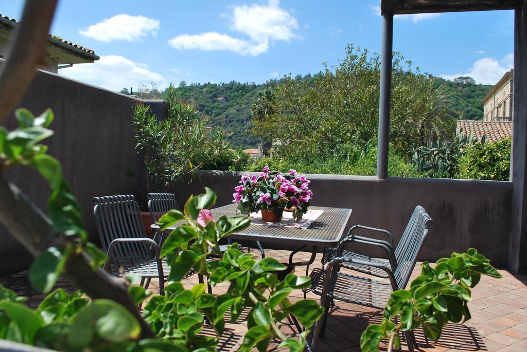 Case Vacanze Fossanave Santa Tecla Exterior photo